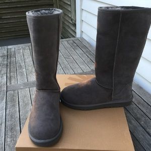 UGG Classic Tall Grey Boots Sz9 NWT